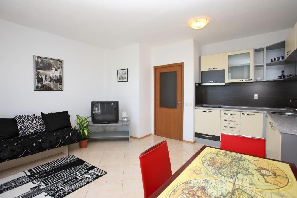 Sofia Apartments In Sunny Residence ซันนีบีช ภายนอก รูปภาพ